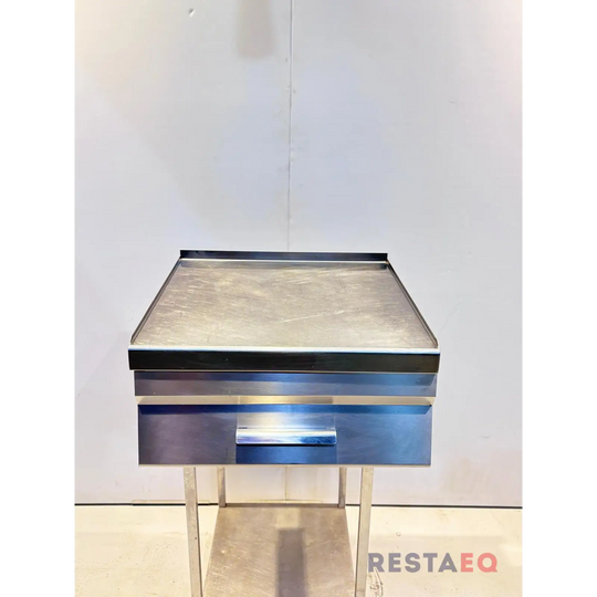 Aputaso/kasauspöytä grillivetolaatikoston päälle 600