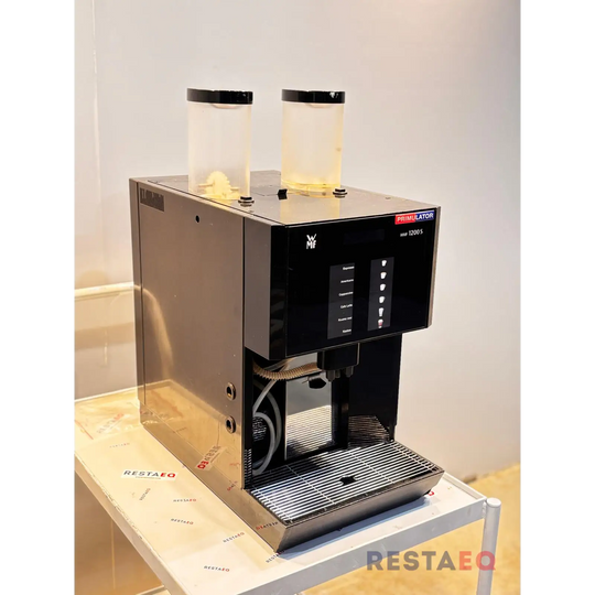 Automaattinen kahvikone kahdella eri papu vaihtoehdolla WMF