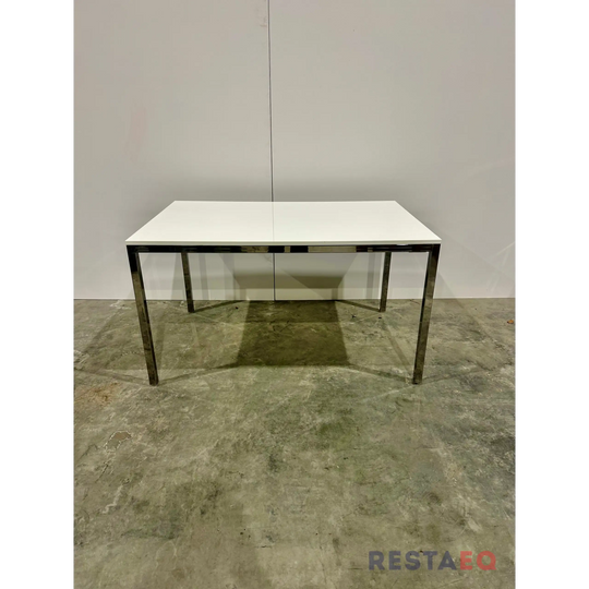 Kiiltävä pöytä 4-h 85x135 - Ikea