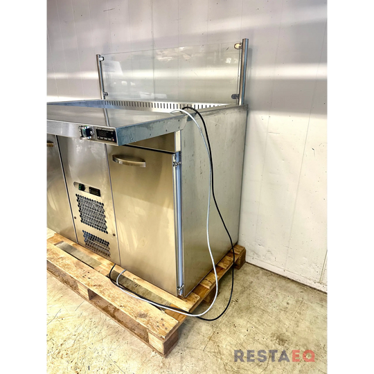 Kylmäallas kylmäkaapeilla ja lämpökasaustasolla 1200 - Inox