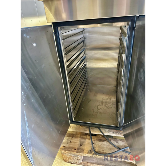 Lämpökaappi lämpöhauteella ja lämpökasaustasolla 1200