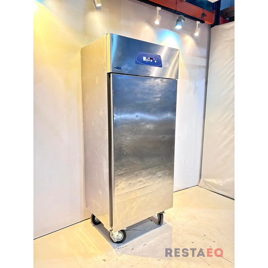 Pakastin Electrolux PRO6FE1F pyörillä - Electrolux