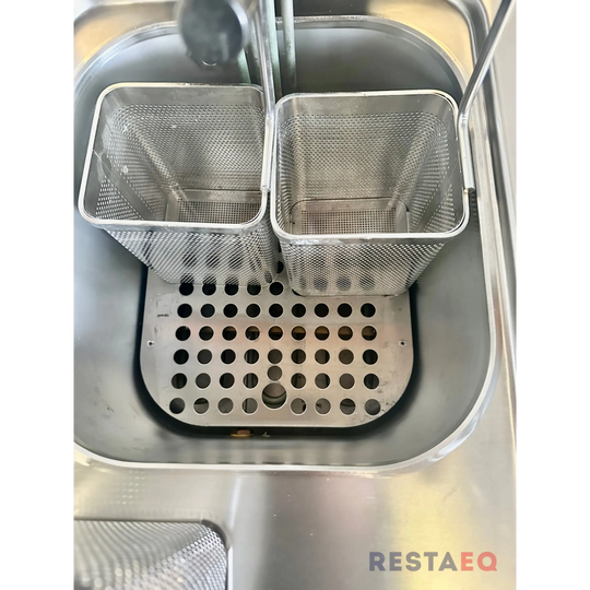 Pastakeitin vesitäytöllä ja poistolla. AMP - 460 - Atalay