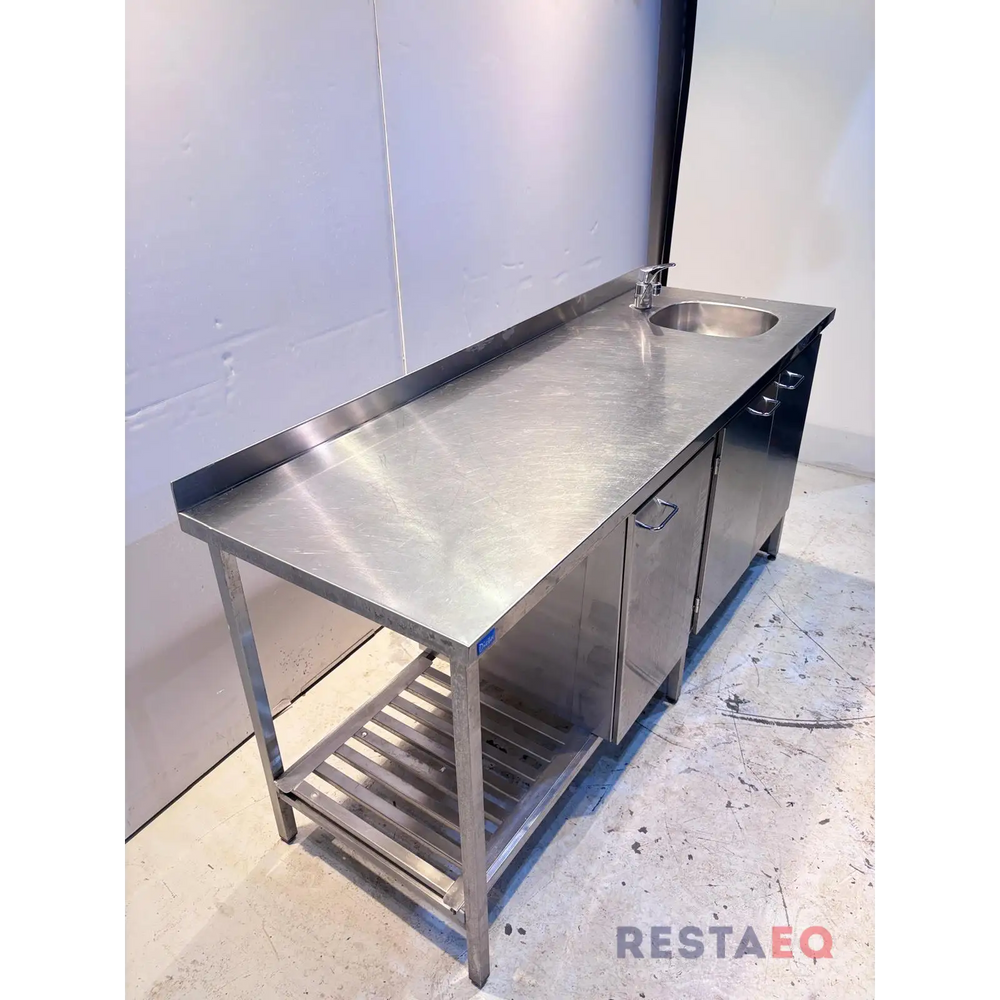 RST-allaspöytä kaapeilla 1800 - RestaEQ