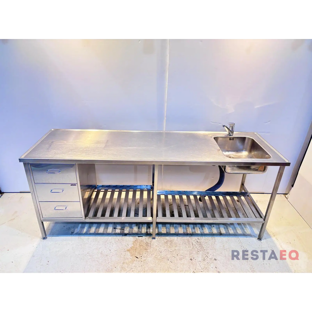 RST-allaspöytä laatikoilla 2200 - Metos