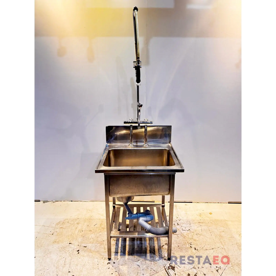 RST-esipesuallas esipesuhanalla 700 - RestaEQ