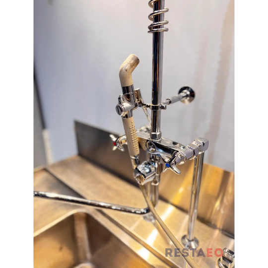 RST-esipesuallas hanalla 1700 - RestaEQ