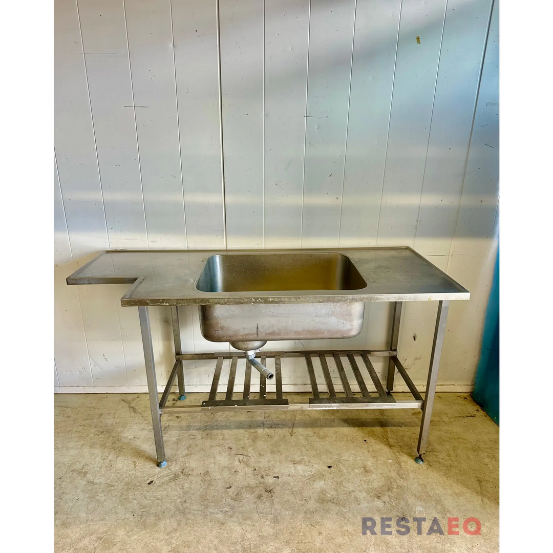 RST-esipesupöytä 1600 - Metos