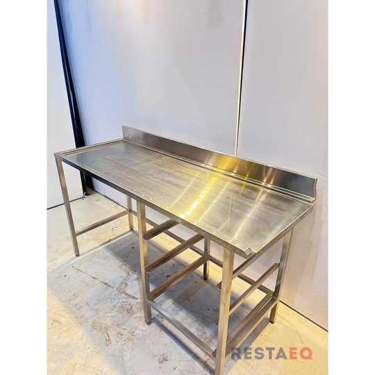 RST-jättöpöytä 1600 astiakorijohteilla - RestaEQ