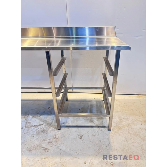 RST-jättöpöytä 1600 astiakorijohteilla - RestaEQ