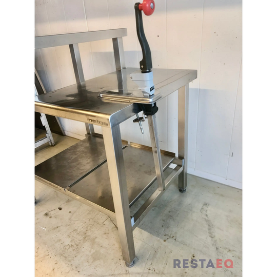 RST-laitepöytä purkinavaajalla 800 - Metos