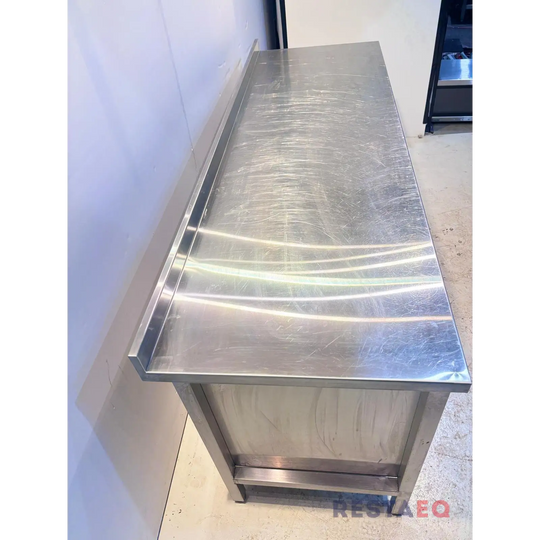 RST-pöytä kaapeilla 2000 - RestaEQ