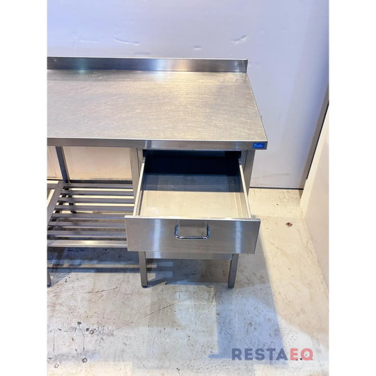 RST pöytä kahdella laatikostolla ja alatasolla 2800 Dieta