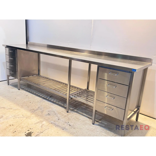 RST pöytä kahdella laatikostolla ja alatasolla 2800 Dieta