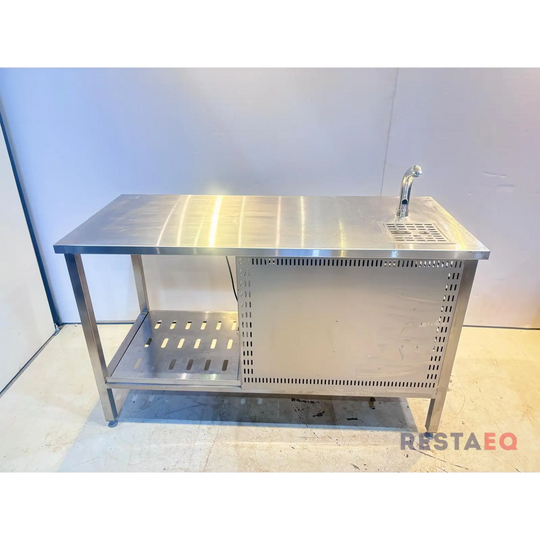 RST-pöytä vesiautomaatilla 1500 - RestaEQ