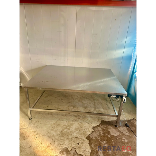 RST-sähköpöytä 1700 - Metos