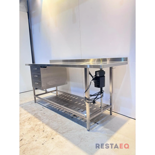 RST-sähkösäädettävä pöytä laatikostolla 2000 - Metos