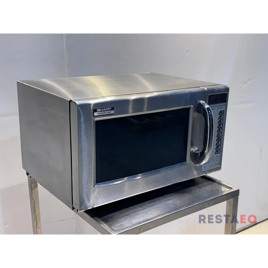 SHARP mikroaaltouuni R-15AT 1000 wattia mikroaaltotehoa.