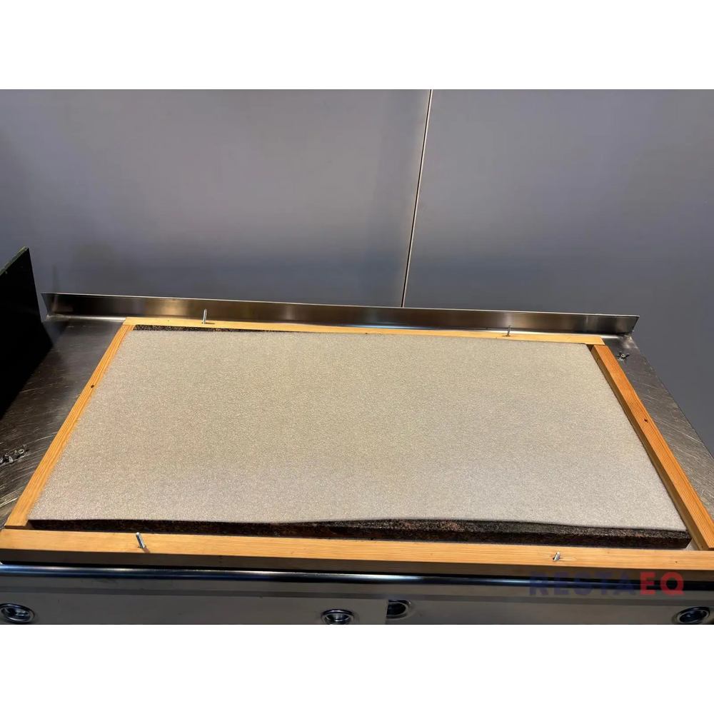 Suklaakivi säilytyslaatikolla - RestaEQ