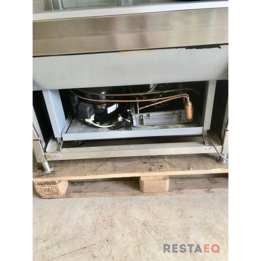 Vankkarakenteinen vitriini/lasikko Norpe 900 palvelumalli -