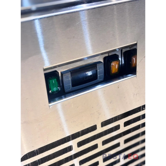 Vitriini Cold display CD 800 3 LED Metos