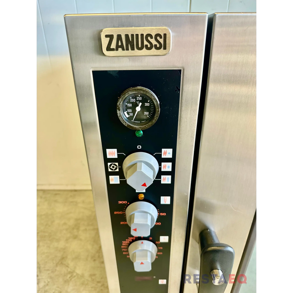 Zanussi monitoimiuuni FCFE101-0 - Zanussi
