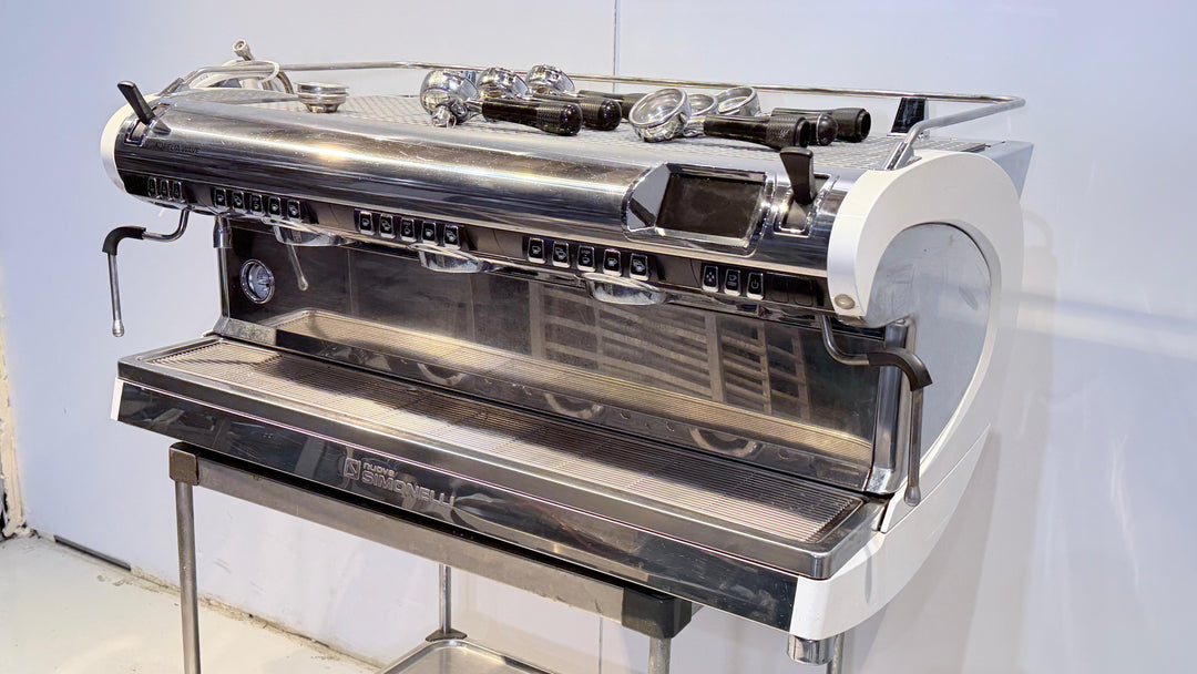 Espressokeitin Nuova Simonelli aurelia wave digit 3 group