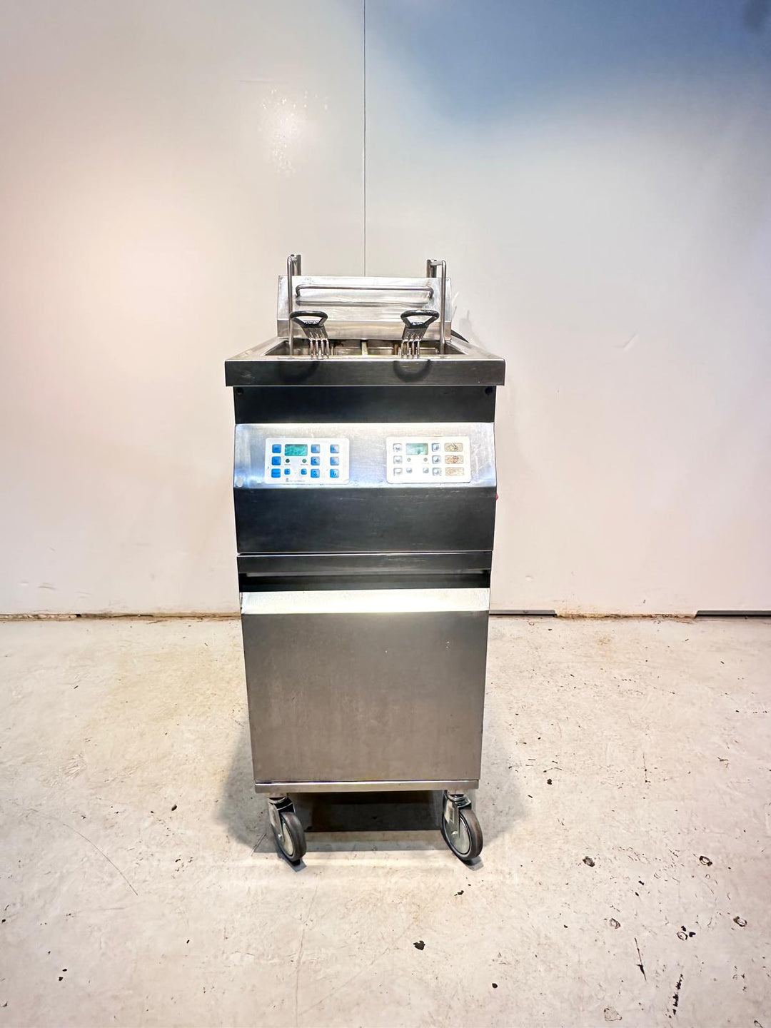 Automaattirasvakeitin FKI kahdella altaalla 2x14L