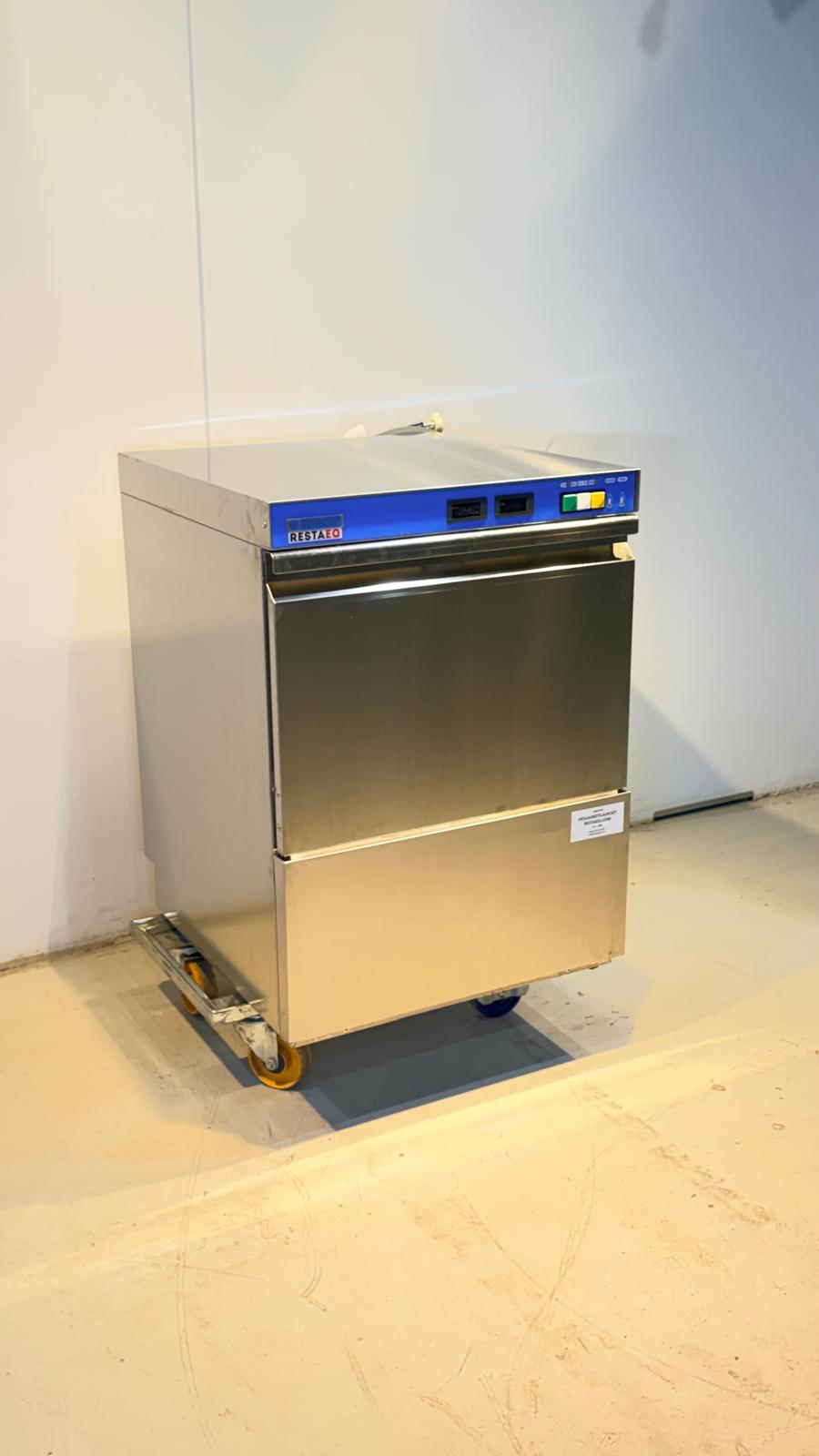 Luukkuastianpesukone Mach 100MS