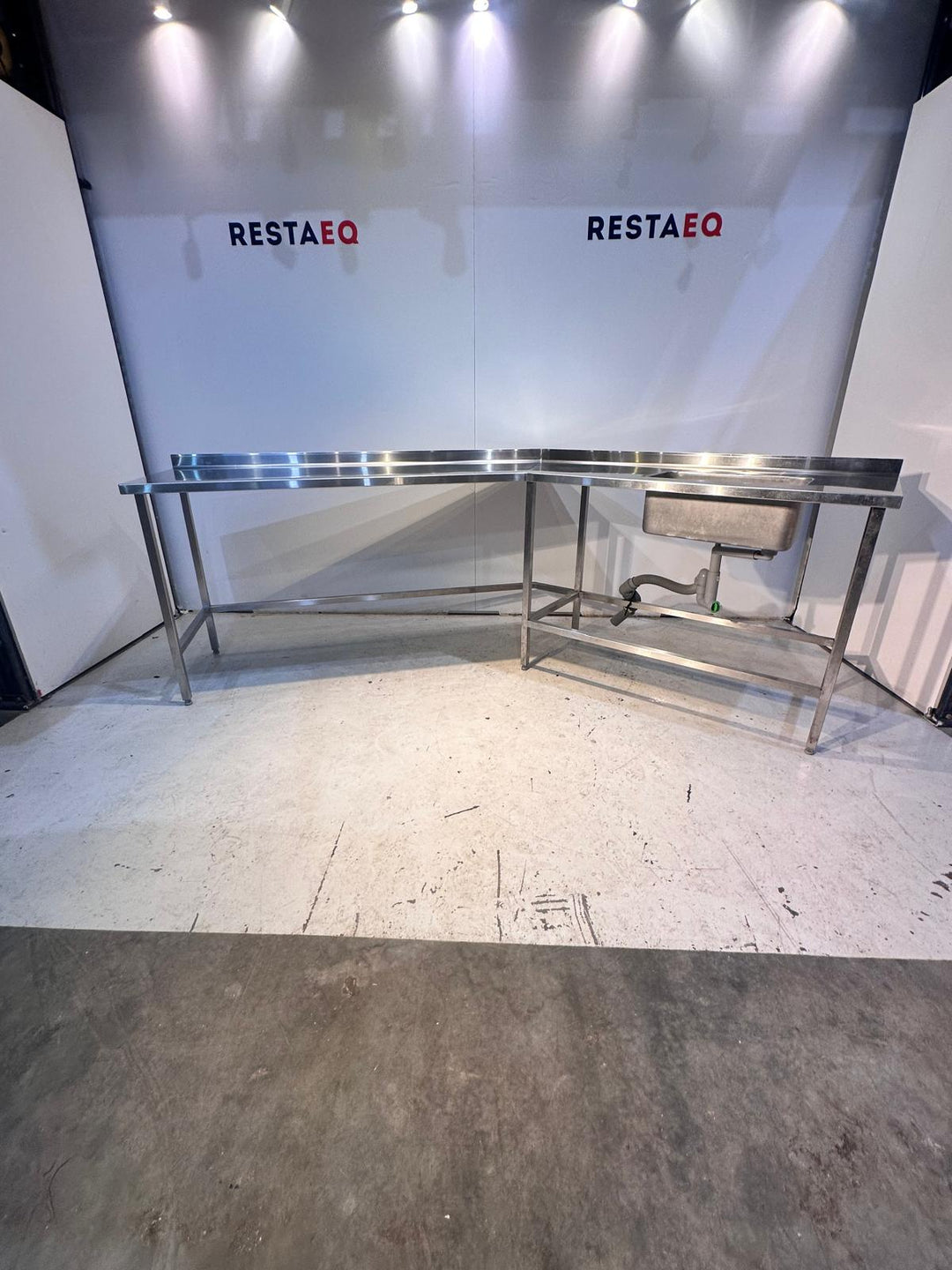 RST-allaspöytä 30 sateen kulmalla 2960