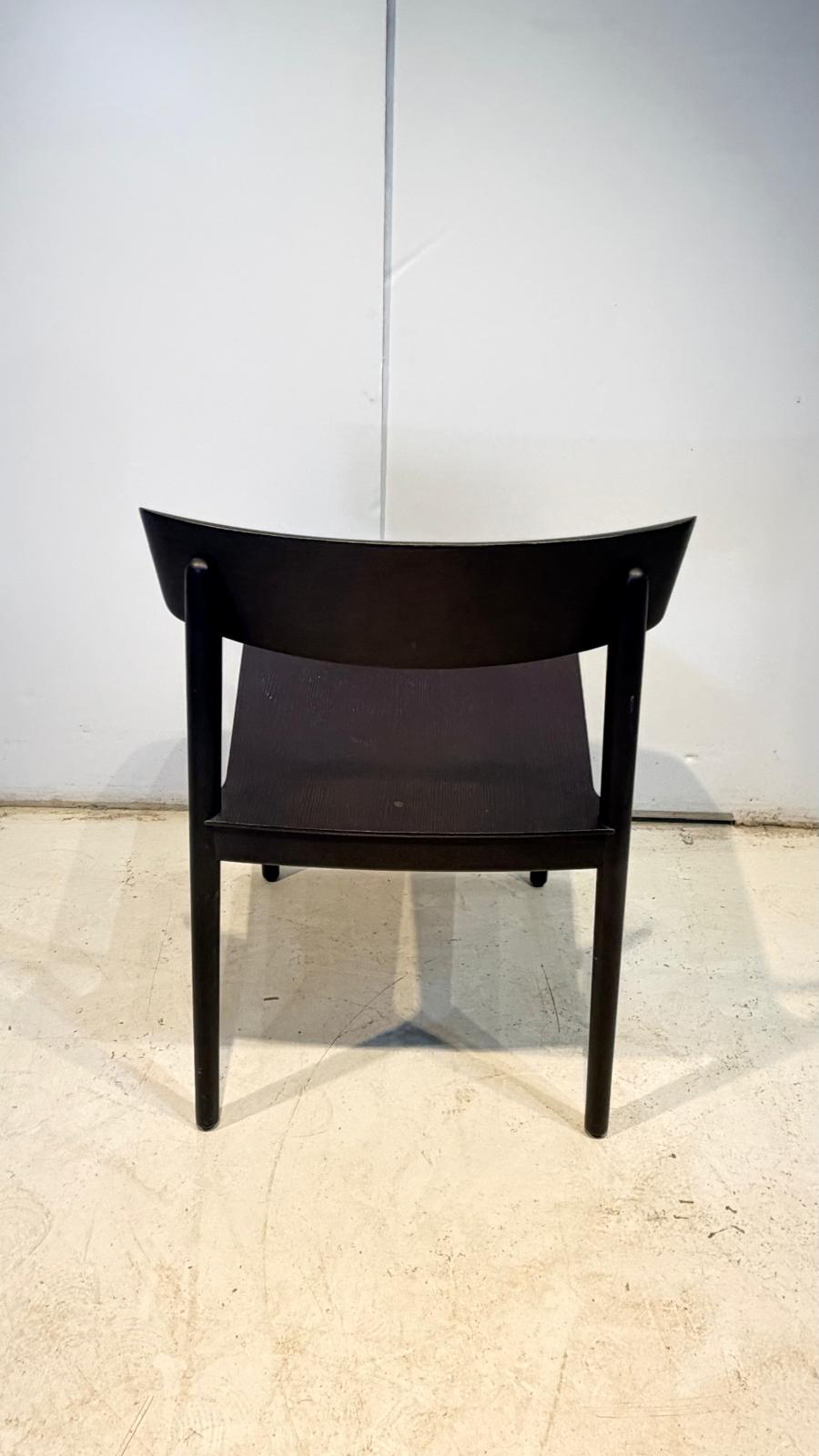 Andreu World design tuoli musta