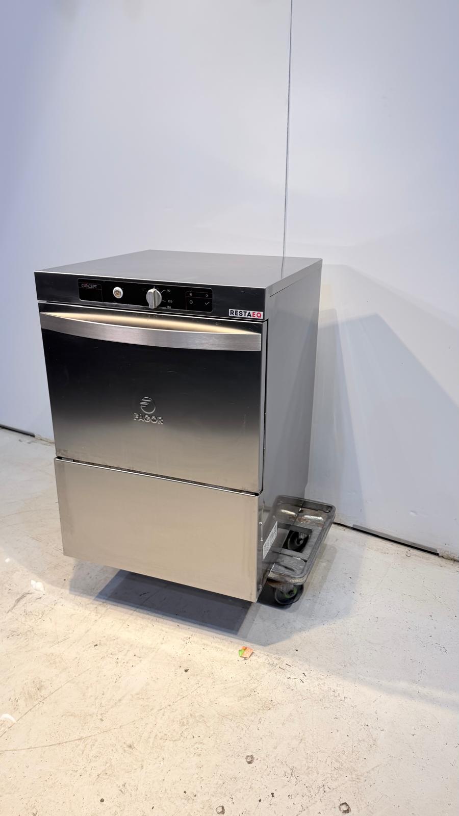 Luukkuastianpesukone Fagor CO-501