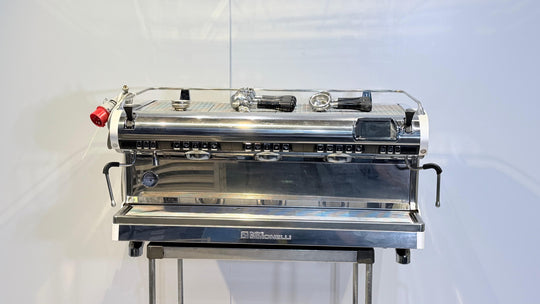 Espressokeitin Nuova Simonelli aurelia wave digit 3 group