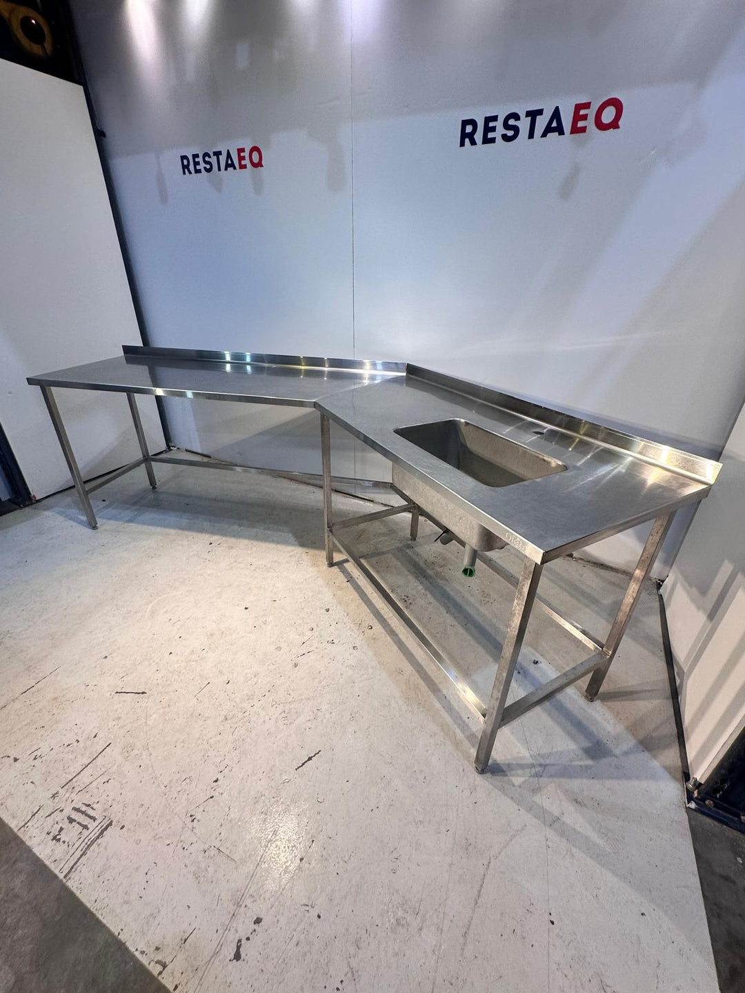 RST-allaspöytä 30 sateen kulmalla 2960