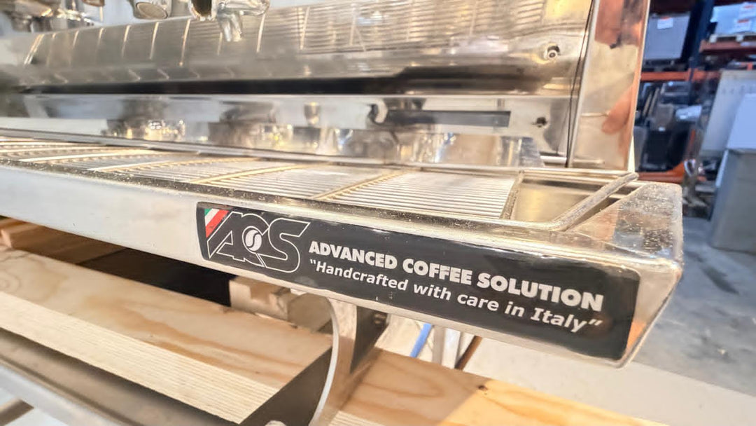 Aito Vostok espresso kahvikone kolmella kahvalla