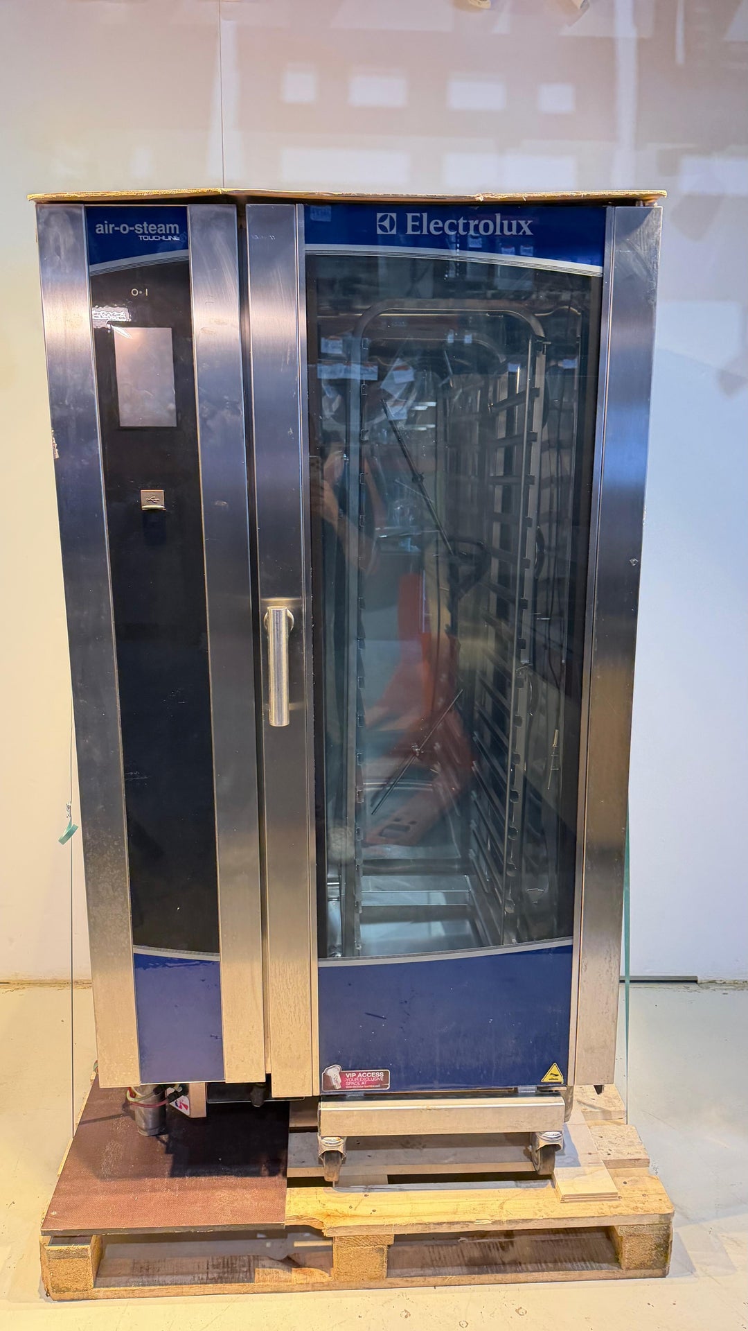 Electrolux monitoimiuuni AOS201ETH1 20-johteinen vaunulla