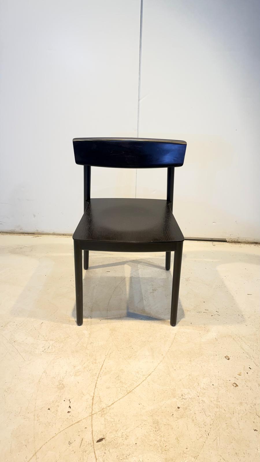 Andreu World design tuoli musta