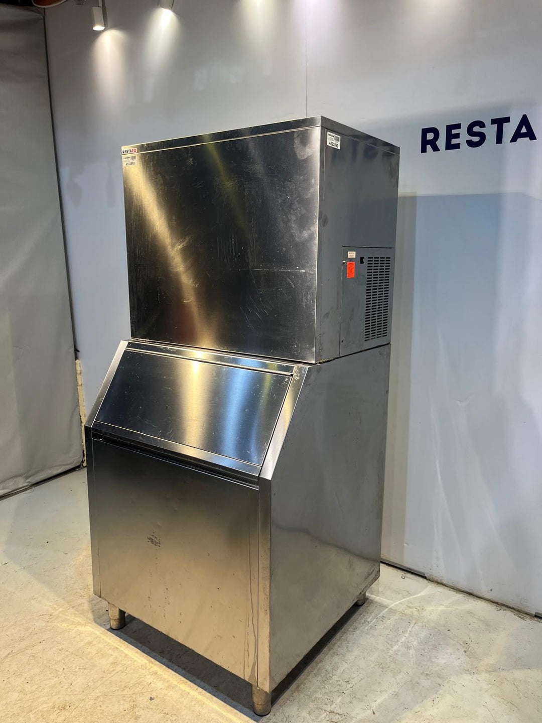 Jääpalakone suurella altaalla C150A allas 250kg