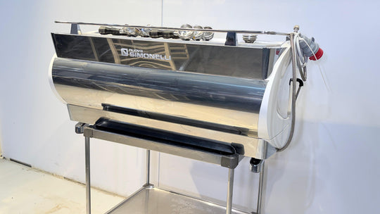 Espressokeitin Nuova Simonelli aurelia wave digit 3 group