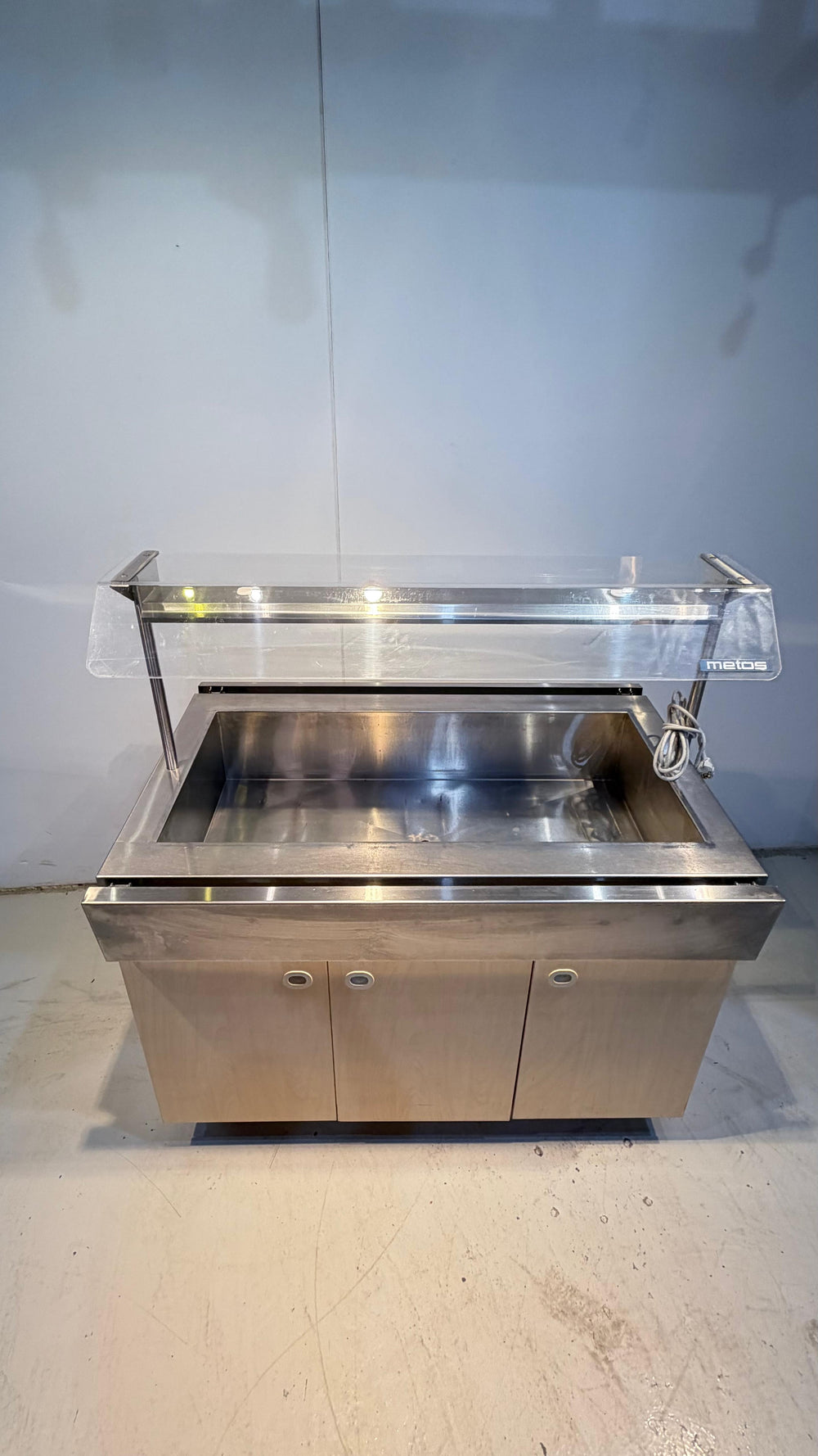 Lämmin buffet-vaunu 1200