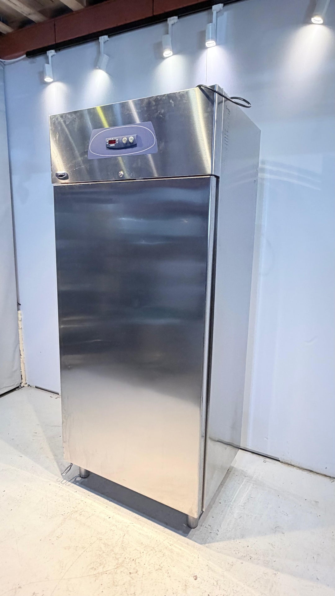 Pakastin Electrolux PRO6F1F