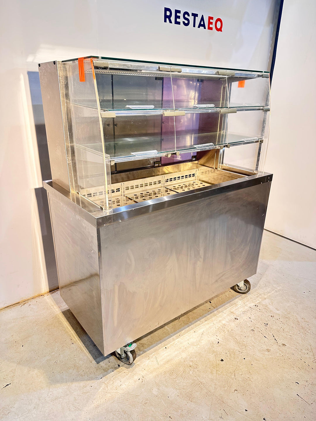 Kylmävitriini itsepalvelumalli 1260 Display line lasikko
