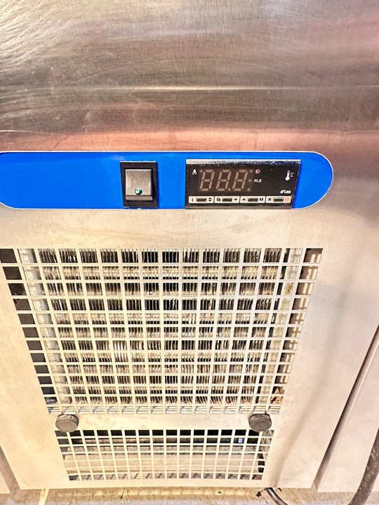 Baarimestarintyöpöytä 1600 RBM 1607