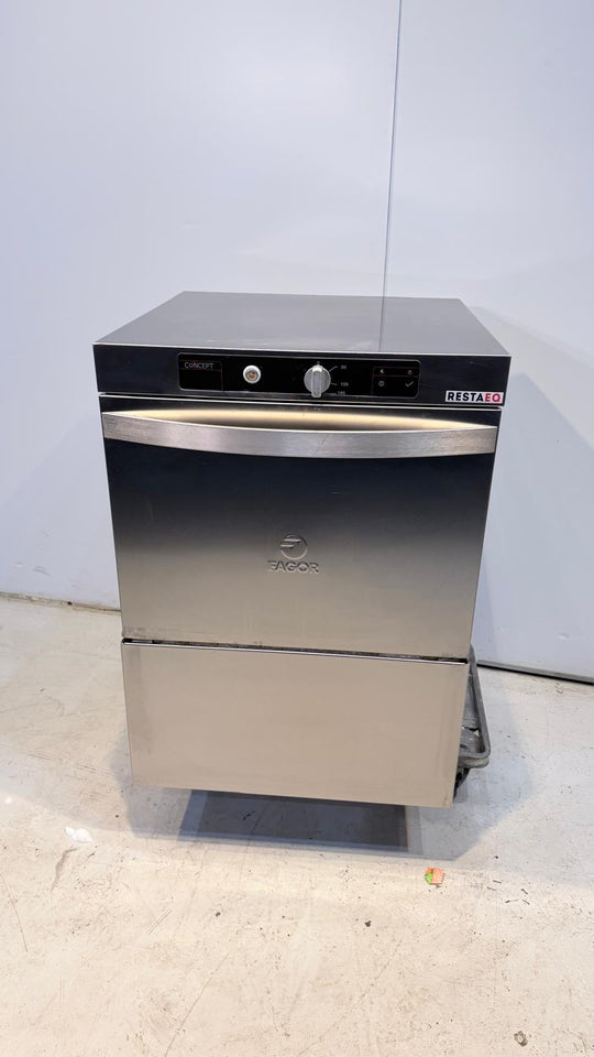 Luukkuastianpesukone Fagor CO-501