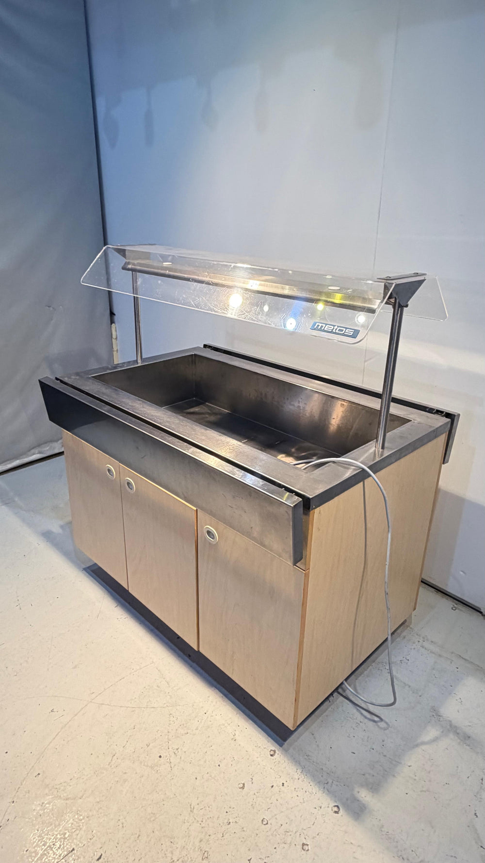 Lämmin buffet-vaunu 1200