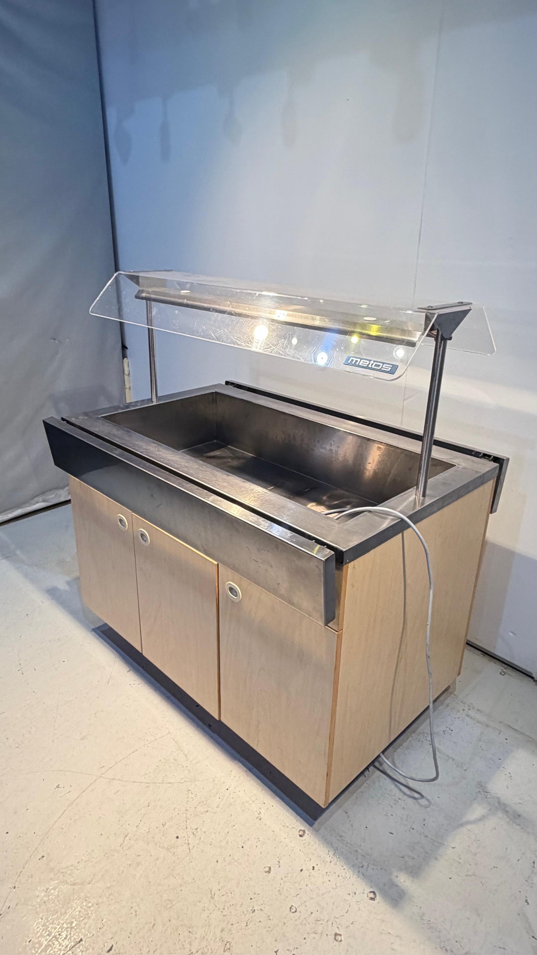Lämmin buffet-vaunu 1200