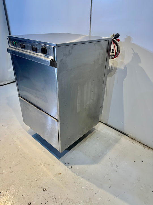 Luukkuastianpesukone Adler DW 50