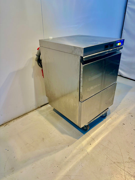 Luukkuastianpesukone Mach 100MS