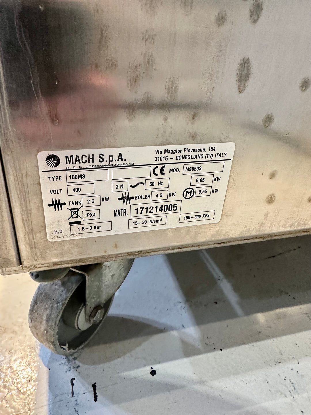 Luukkuastianpesukone Mach 100MS