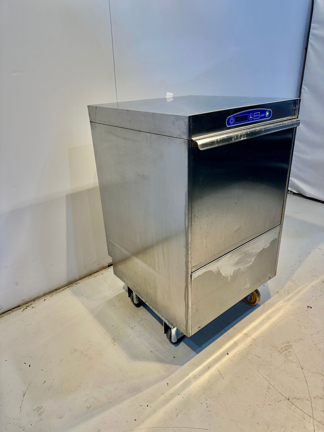 Luukkuastianpesukone Adler EVO 50F